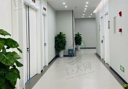 成华健丽医疗美容门诊过道