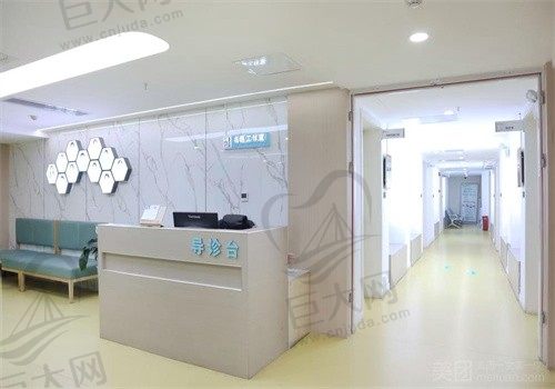 长沙宏朗眼科医院走廊