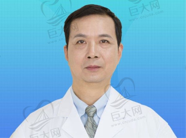 上海永华口腔门诊部李耀华院长