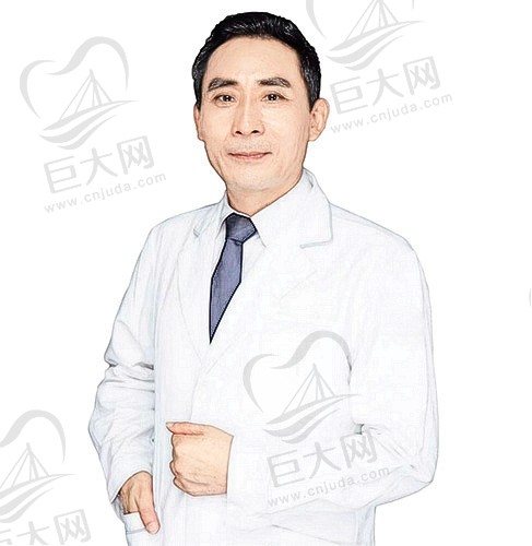 南京茀莱堡口腔种植院长陈宏军医师